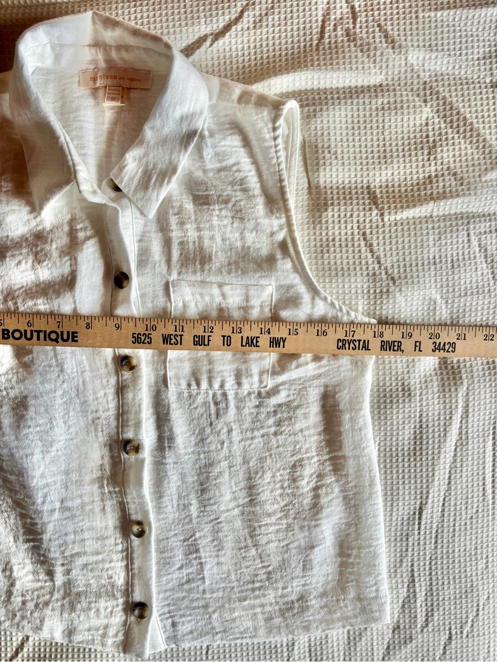 monteau los angeles white textured button front sleeveless top medium coastal - Picture 7 of 8